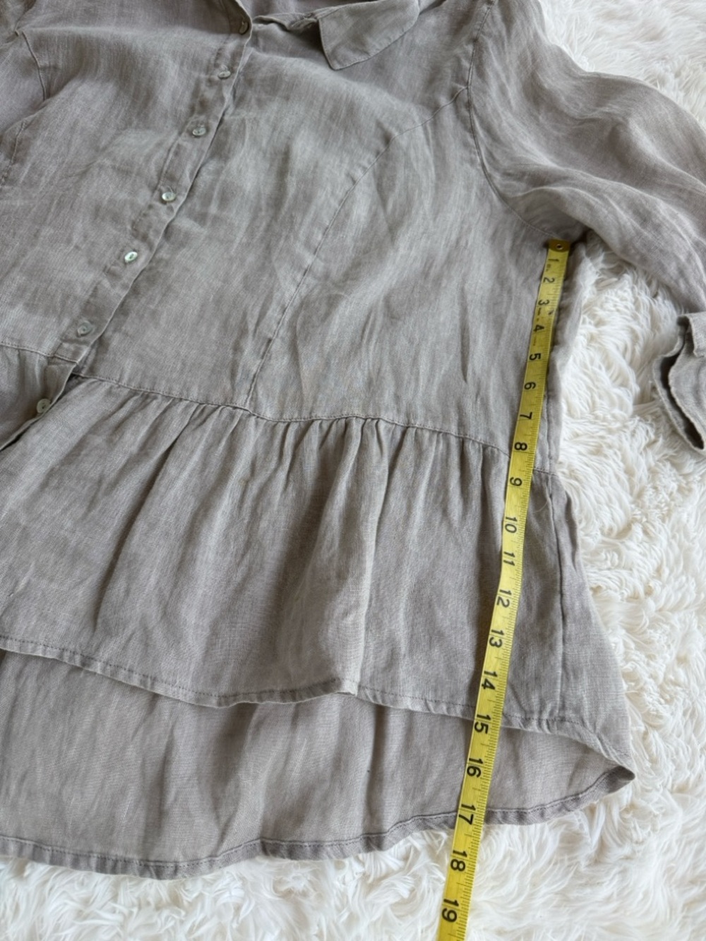 Tahari 100% Linen Top in Natural Grey - Picture 5 of 6
